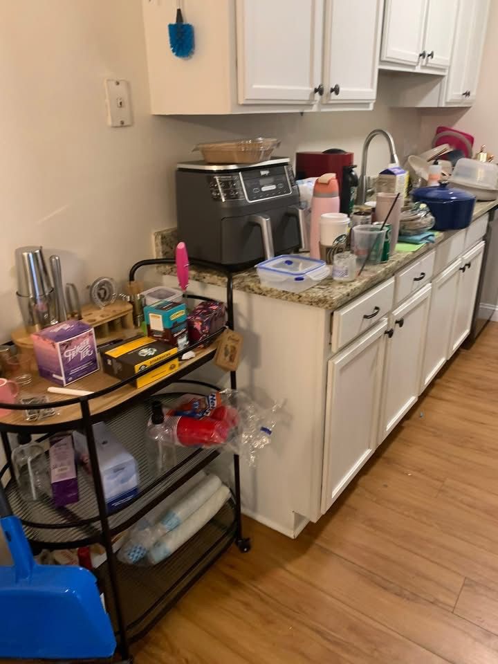 Kitchen before cleaning